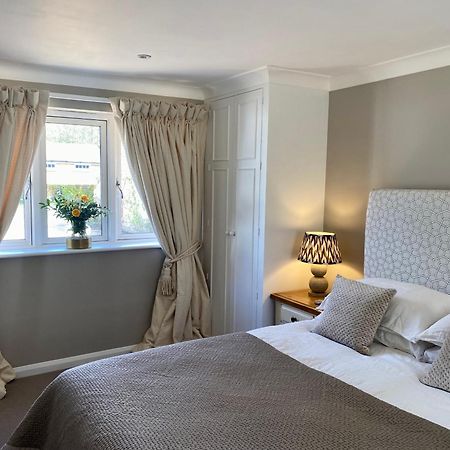 Beautifully Appointed One-Bedroom Cottage Shepreth Kültér fotó